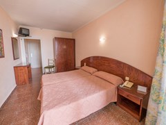 Hotel Checkin Garbí - photo 45