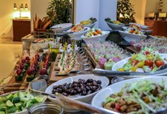 BM Beach Hotel - photo 16