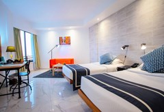 BM Beach Hotel - photo 15