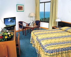 BM Beach Hotel - photo 22