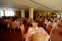 BM Beach Hotel - photo 23