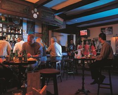 BM Beach Hotel: Bar - photo 4