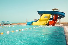 BM Beach Resort - photo 15