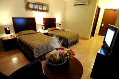 BM Beach Resort: Room - photo 5