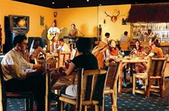 BM Beach Resort: Restaurant - photo 3