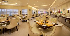 BM Acacia Hotel & Apartments: Restaurant - photo 8