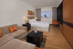 DoubleTree by Hilton Hotel and Residences Dubai – Al Barsha: Room - photo 11