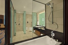 DoubleTree by Hilton Hotel and Residences Dubai – Al Barsha: Room - photo 9