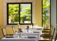 Esperides Beach: Restaurant - photo 16