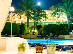 BelleVue Vistanova: Pool - photo 16