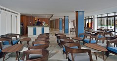 Alua Palmanova Bay: Bar - photo 3