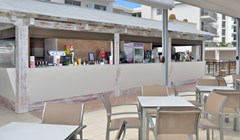 Alua Palmanova Bay: Bar - photo 12