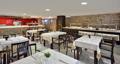 Alua Palmanova Bay: Restaurant - photo 18