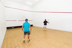 Eix Lagotel: Sports and Entertainment - photo 4