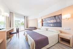 Eix Lagotel: Room - photo 43