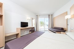 Eix Lagotel: Room - photo 44