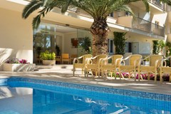 Tres Torres: Terrace - photo 12