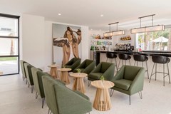 HM Ayron Park: Bar - photo 2