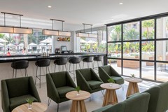 HM Ayron Park: Bar - photo 11