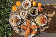 HM Ayron Park: Restaurant - photo 4