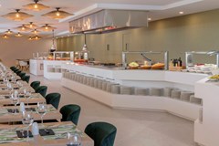 HM Ayron Park: Restaurant - photo 88