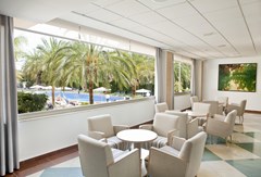 Cosmopolitan: Terrace - photo 12