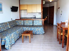 Venecia Apartamentos: Room - photo 18