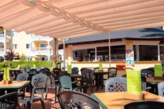 Alcudia Garden: Terrace - photo 5