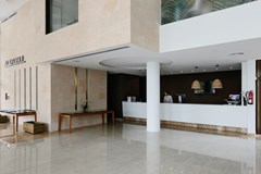Aluasoul Alcudia Bay - Adults Only: Lobby - photo 28