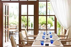 The St. Regis Mardavall Resort: Restaurant - photo 12