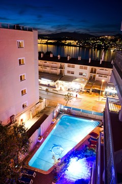 Playas del Rey: Pool - photo 14