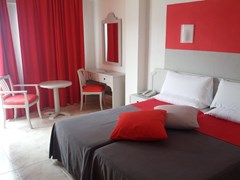 Playas del Rey: Room Double or Twin CAPACITY 3 - photo 11
