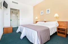 Hotel Globales Playa Santa Ponsa: Room Double or Twin STANDARD - photo 33