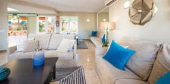 ONA Surfing Playa: Lobby - photo 20