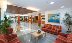Bali: Lobby - photo 4