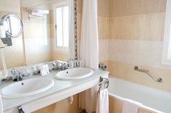 TRH Paraiso: Room - photo 26