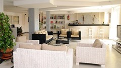Apartamentos Torrenueva Park: Bar - photo 18