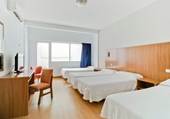 Bristol: Room QUADRUPLE CAPACITY 4 - photo 17