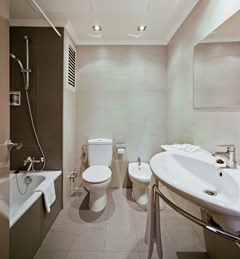 Bristol: Room Double or Twin WITH VIEWS - photo 42