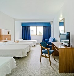 Bristol: Room QUADRUPLE CAPACITY 4 - photo 45