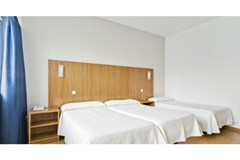 Bristol: Room TRIPLE STANDARD - photo 51