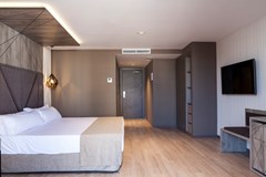 Bristol: Room Double or Twin DELUXE - photo 92