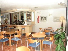 Golden: Restaurant - photo 3