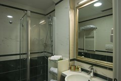 iH Hotels Bari Oriente: Room - photo 14