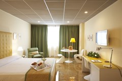 Mercure Bari Villa Romanazzi: Bar - photo 22
