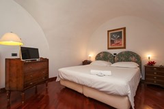 Zodiacus: Room Double or Twin SUPERIOR CITY VIEW - photo 2