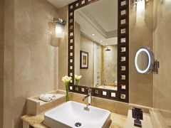 Al Bustan Palace Ritz Carlton Hotel - photo 4