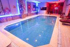 Nova Plaza Crystal Hotel: Pool - photo 9