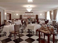 Pera Palace Hotel: Restaurant - photo 21