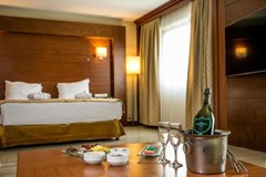 Holiday Inn  Istanbul City: Room SUITE EXECUTIVE - photo 18